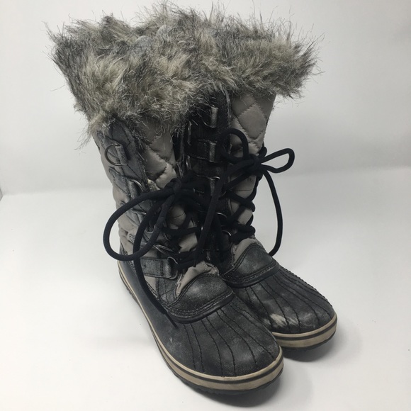 Sorel Shoes - Sorel Tofino Distressed Boots - Size 8